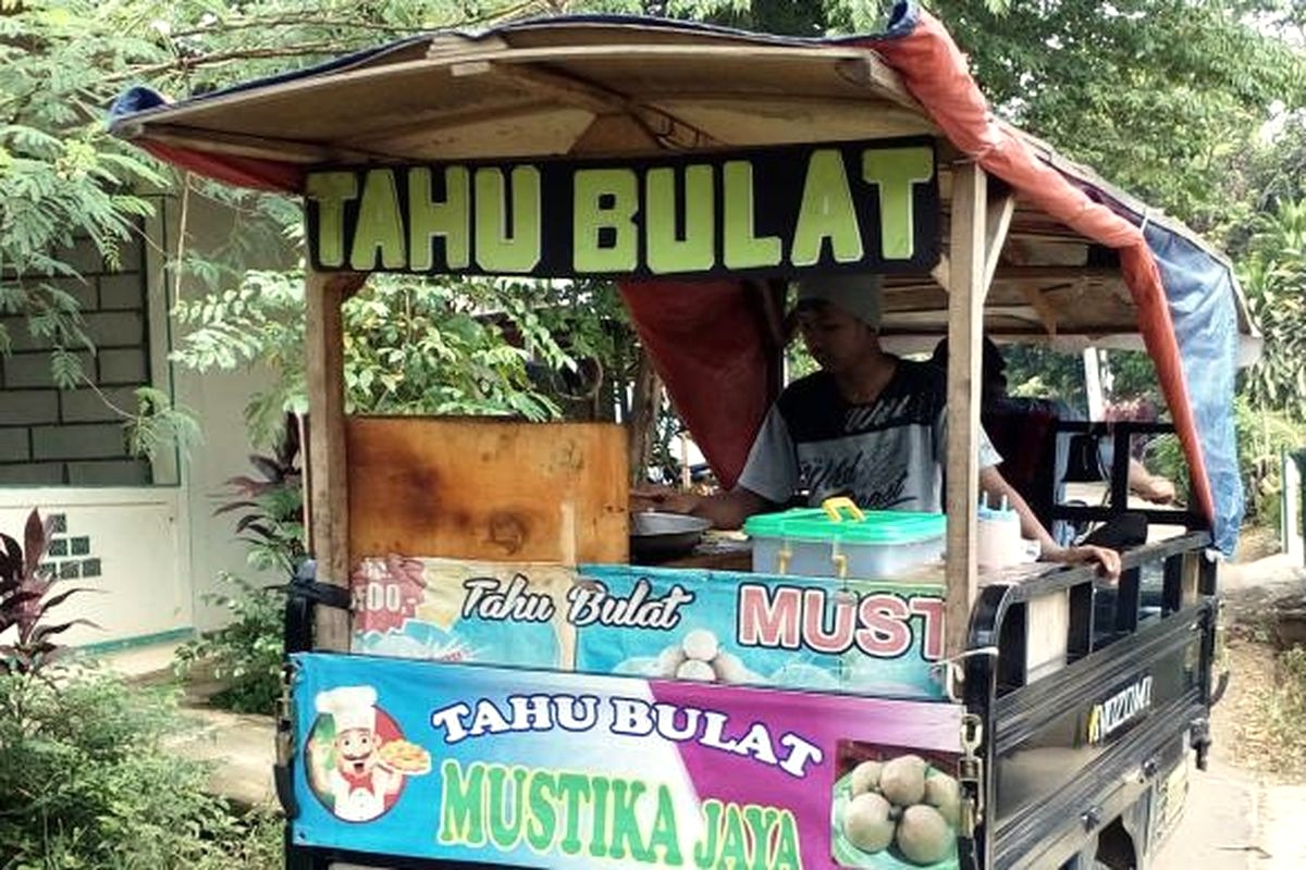 Tahu Bulat, Usaha Kecil yang Menyusuri Jalan