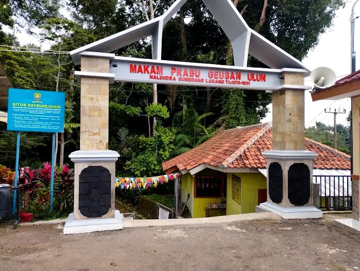 Makam Prabu Geusan Ulun dan Kehidupan Dayeuhluhur