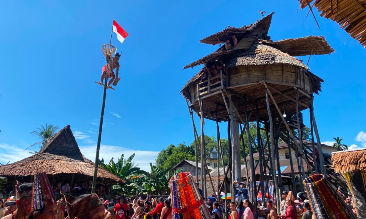 Gawia Sowa Menautkan Dayak Bidayuh di Perbatasan
